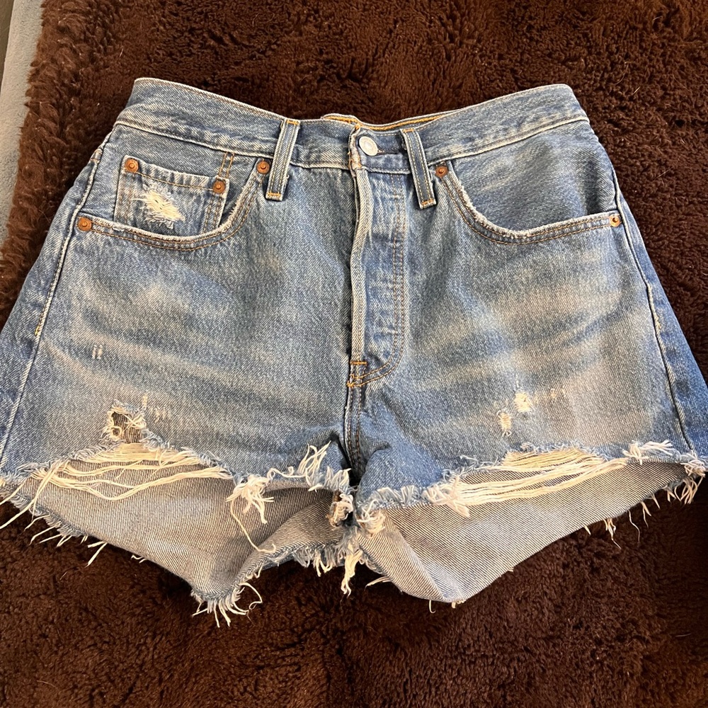 Women’s Levi’s 501 Distressed Denim Shorts size 27